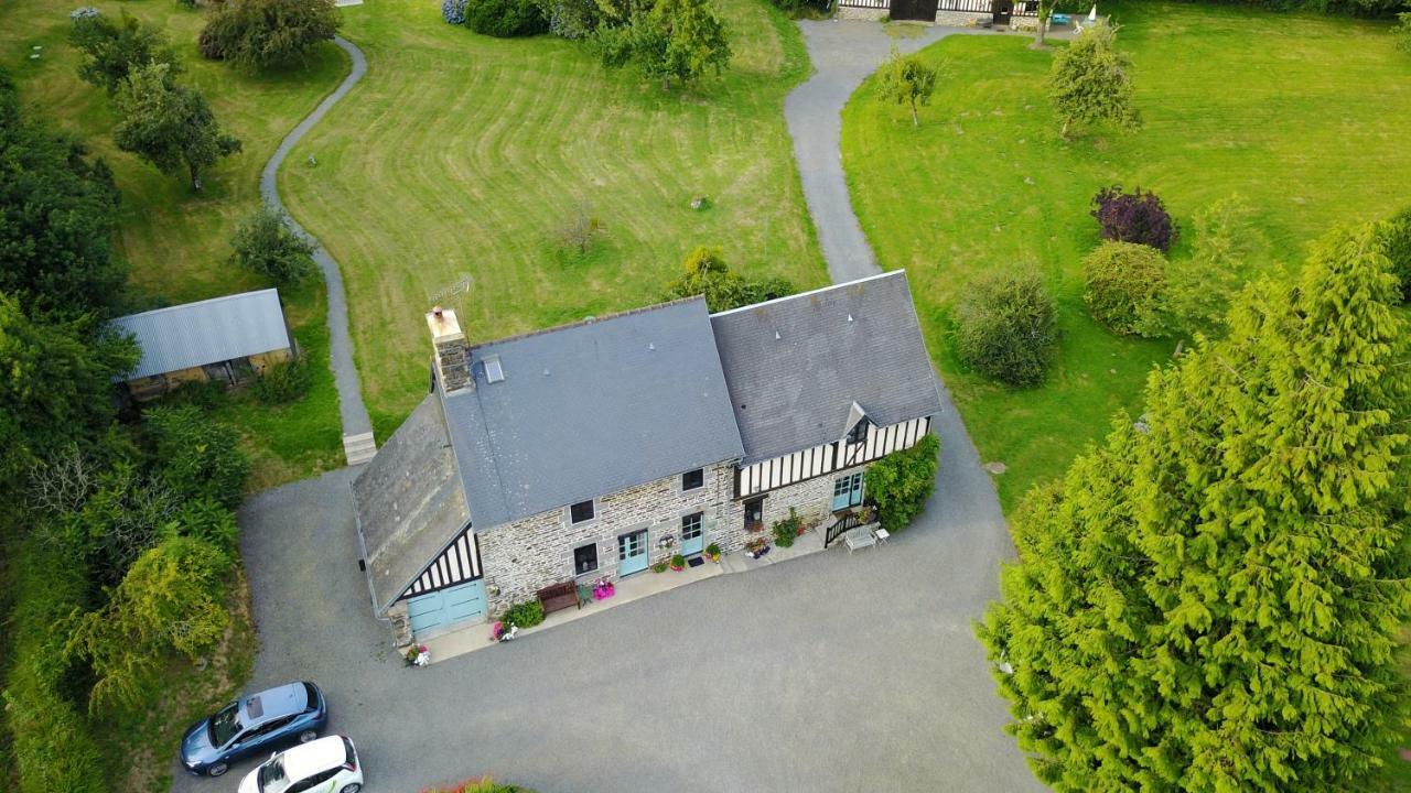 Maison Mai Or La Petite Maison Mai Or La Petite Grange Or All Three La Chapelle-Urée Exterior foto